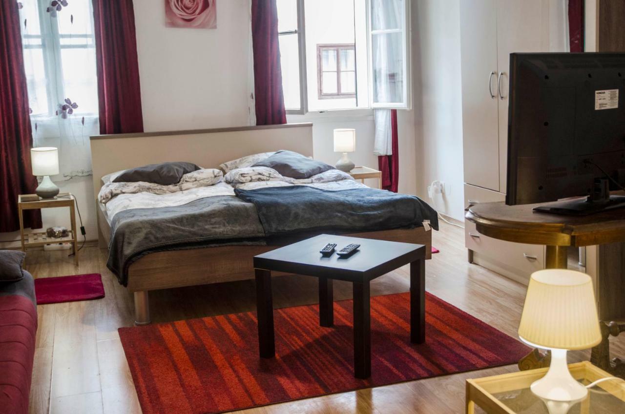 Rooms And Apartment Veral-Ka Karlovac Eksteriør bilde
