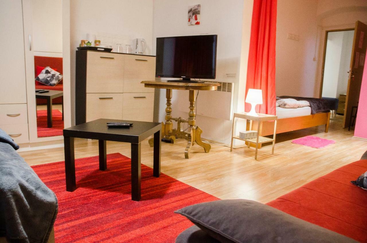 Rooms And Apartment Veral-Ka Karlovac Eksteriør bilde